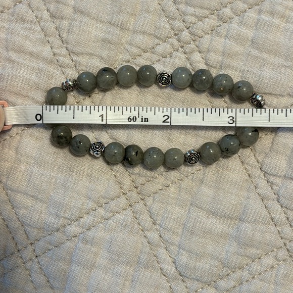 Labradorite Pendant and Stretch Bracelet Set - Picture 6 of 7